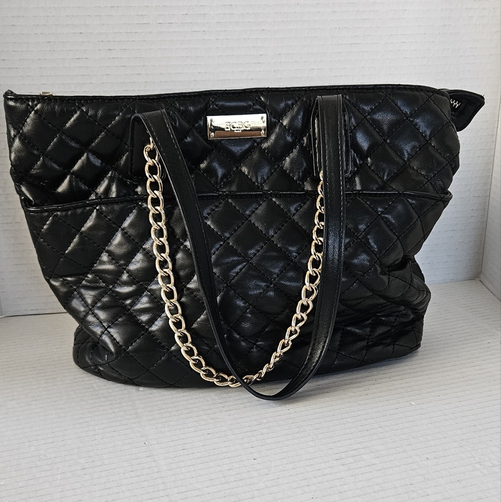 BCBG Paris quilted look‎ black shoulder bag